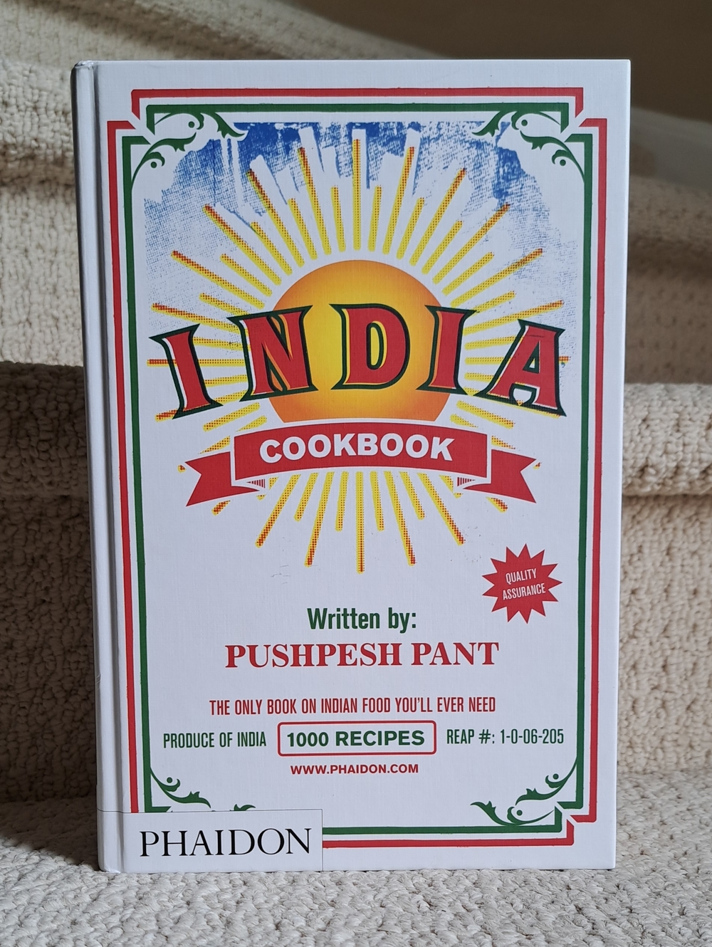 PHAIDON INDIA The Cookbook. Pushpesh Pant.